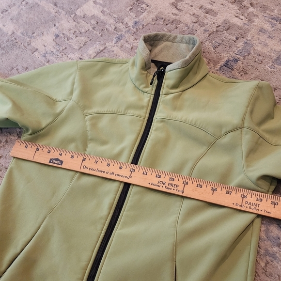 Black Diamond soft shell,  fleece lined green jacket. - Picture 17 of 17